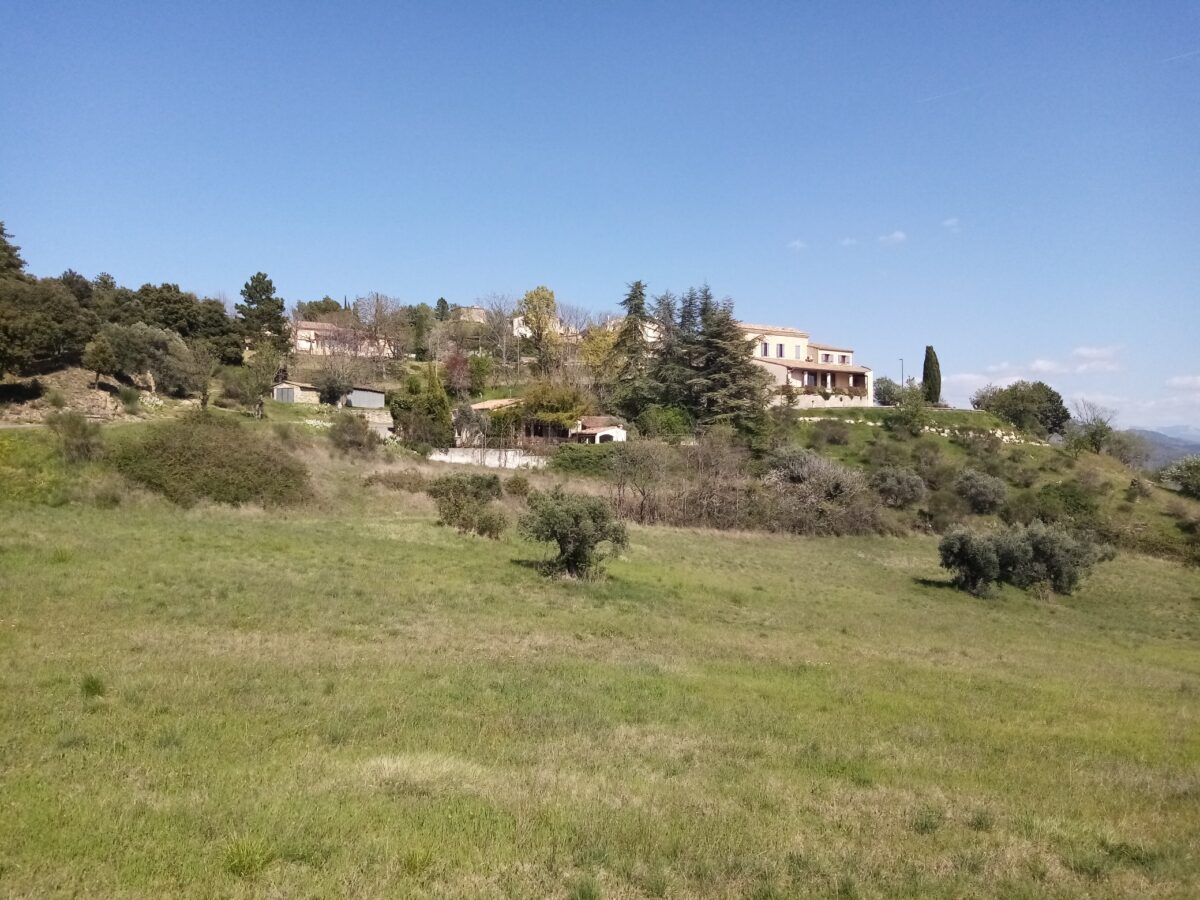Tour de la Colline de Montfort